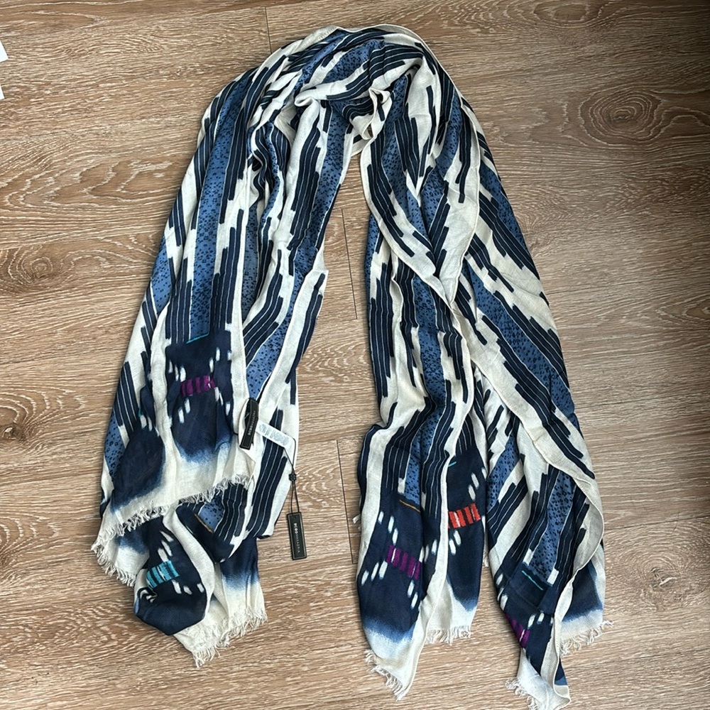 new! BCBGMAXAZRIA boho/ikat print blue & white oversized scarf